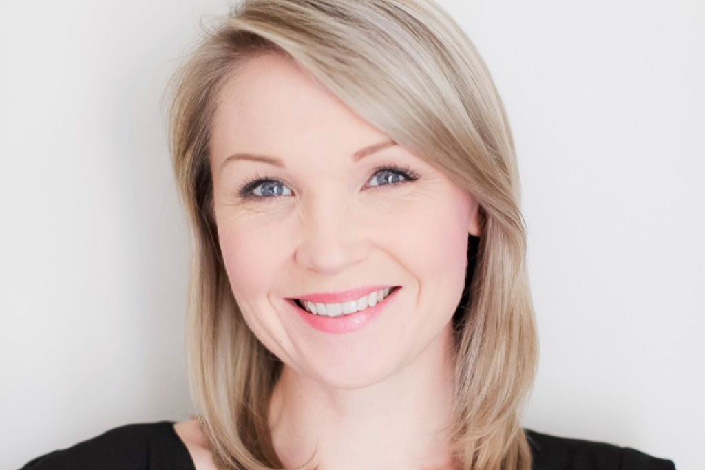 Lernen Sie unsere neueste Psoriasis-Blogautorin kennen: Dr. Laura Savage, Dermatologin